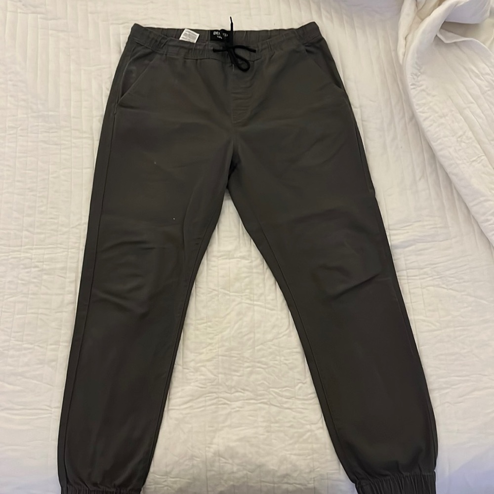 Levi’s Joggers - size 34-36